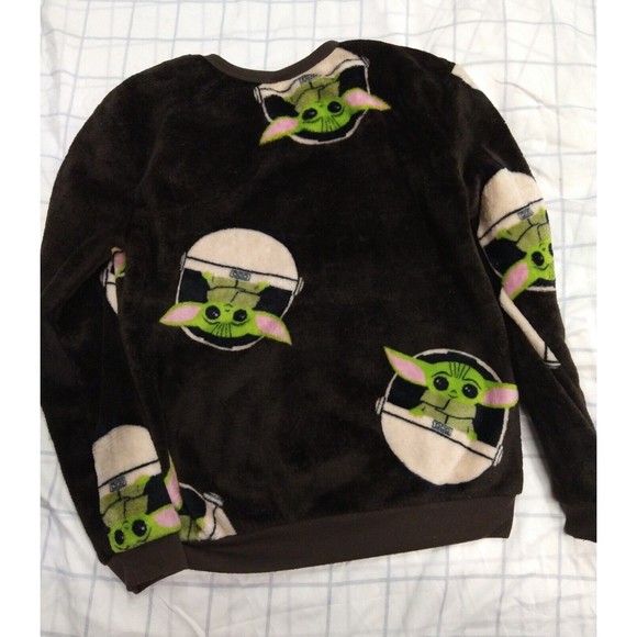New Star Wars Women Small Baby Yoda The Child Sweater Pullover Cold Rush Brown - Picture 4 of 4